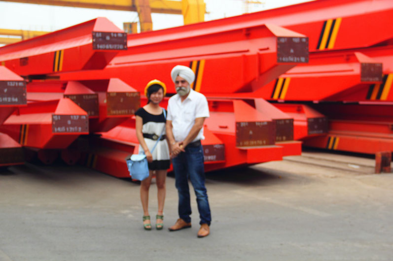 Saudi Arabia Customer Visit yuntian company for Overhead Cranes.jpg Saudi Arabia Customer Visit yuntian company for Overhead Cranes.jpg