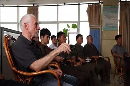 Немецкие эксперты проводят теоретическую и практическую подготовку для сварщиков нашей компании.jpg German experts conduct theoretical and practical training for our company’s welders.jpg